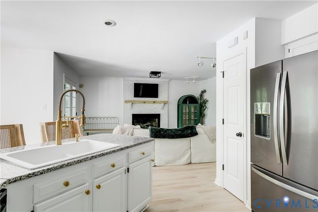 1968 Huguenot Hundred Dr, Midlothian, VA 23113