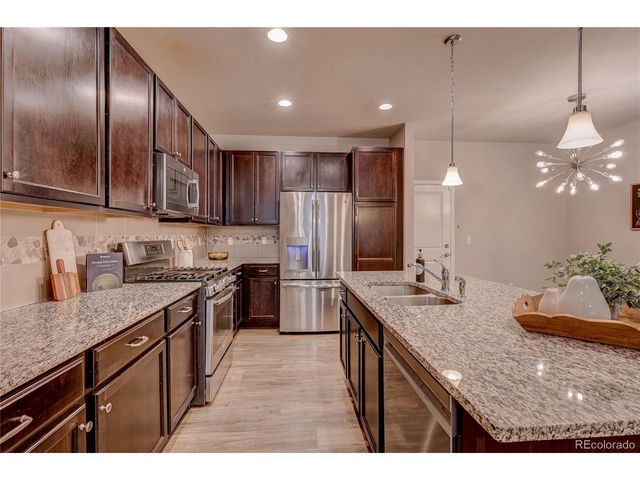 560 E Dry Creek Pl, Littleton, CO 80122