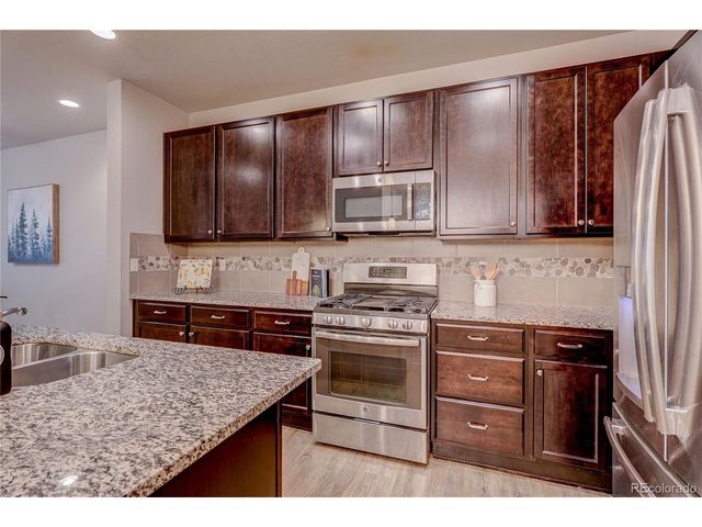 560 E Dry Creek Pl, Littleton, CO 80122