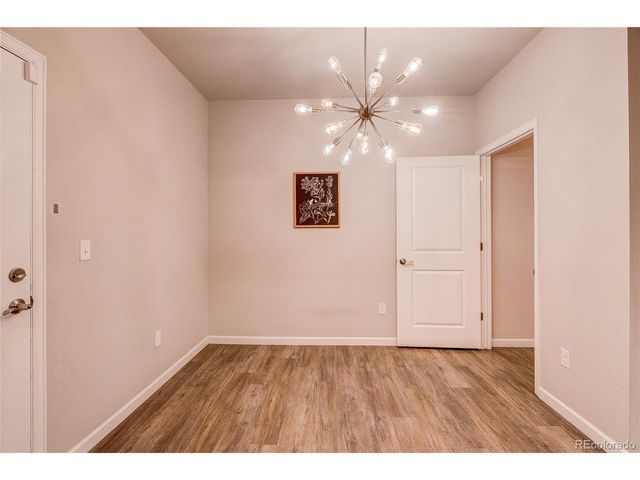 560 E Dry Creek Pl, Littleton, CO 80122