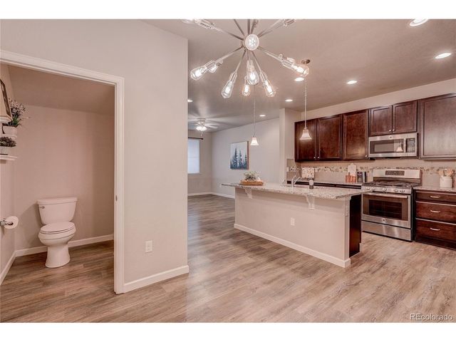 560 E Dry Creek Pl, Littleton, CO 80122