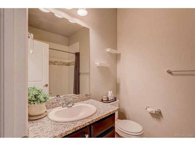 560 E Dry Creek Pl, Littleton, CO 80122