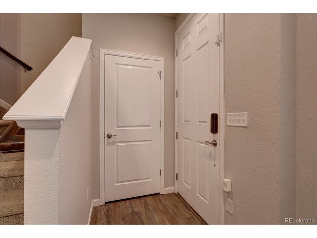 560 E Dry Creek Pl, Littleton, CO 80122