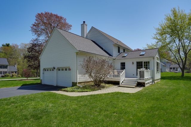 10 Cooper Dr, Franklin, MA 02038