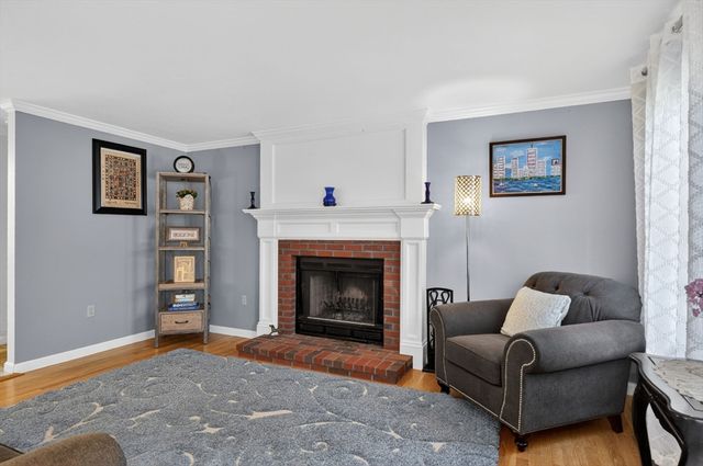 10 Cooper Dr, Franklin, MA 02038