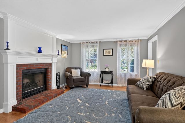 10 Cooper Dr, Franklin, MA 02038