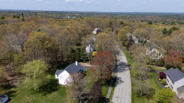 10 Cooper Dr, Franklin, MA 02038