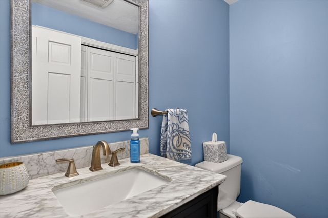10 Cooper Dr, Franklin, MA 02038