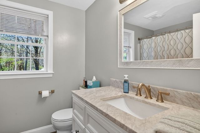 10 Cooper Dr, Franklin, MA 02038