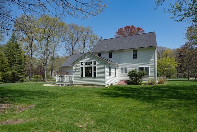 10 Cooper Dr, Franklin, MA 02038