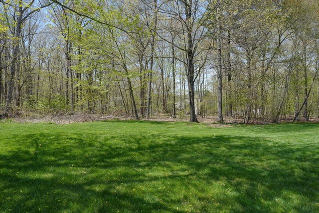 10 Cooper Dr, Franklin, MA 02038