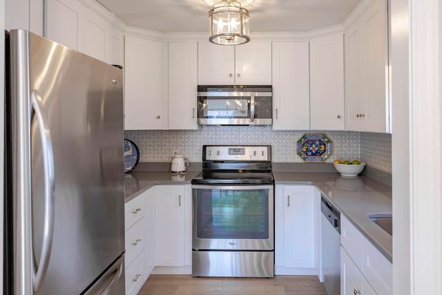39 Tower Hill Road APT 16D, Osterville, MA 02655