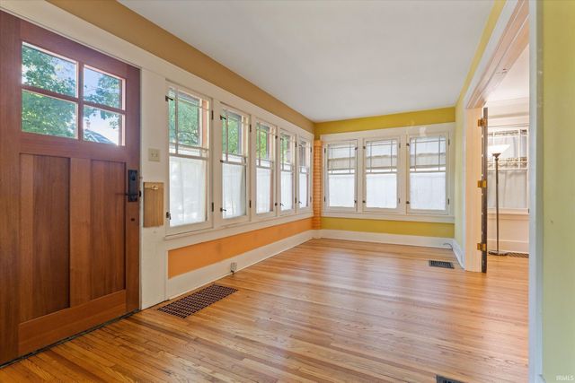 212 Marquette Avenue, South Bend, IN 46617