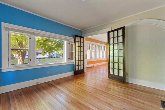 212 Marquette Avenue, South Bend, IN 46617