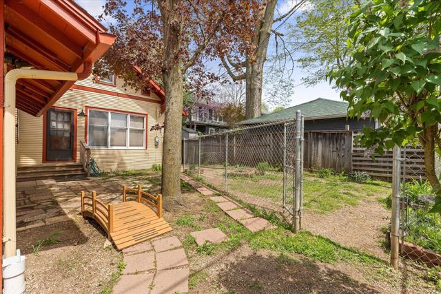 212 Marquette Avenue, South Bend, IN 46617