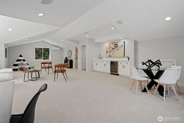 11027 SE 30th Place, Bellevue, WA 98004