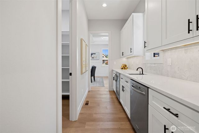 11027 SE 30th Place, Bellevue, WA 98004