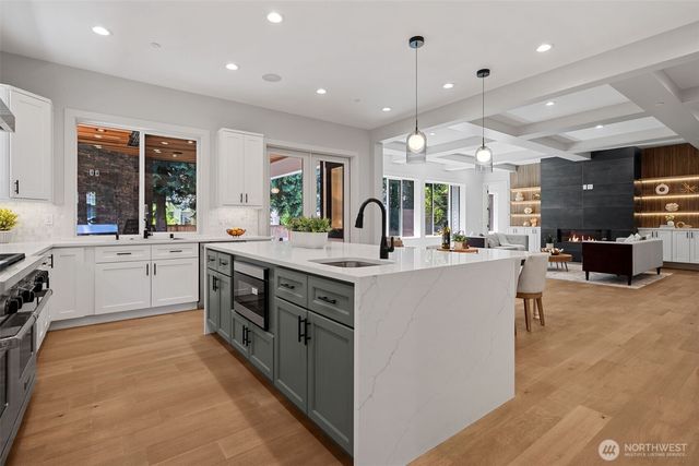 11027 SE 30th Place, Bellevue, WA 98004
