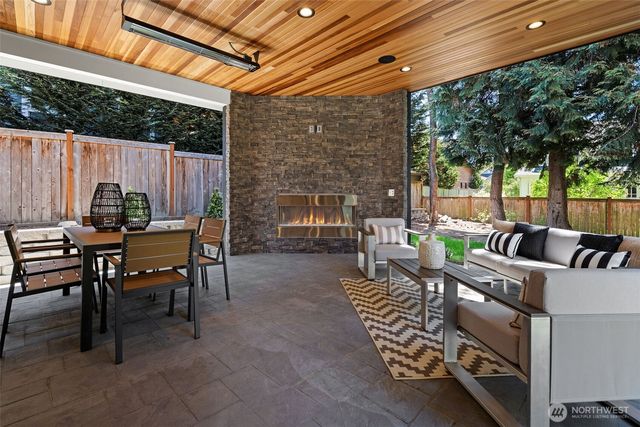 11027 SE 30th Place, Bellevue, WA 98004
