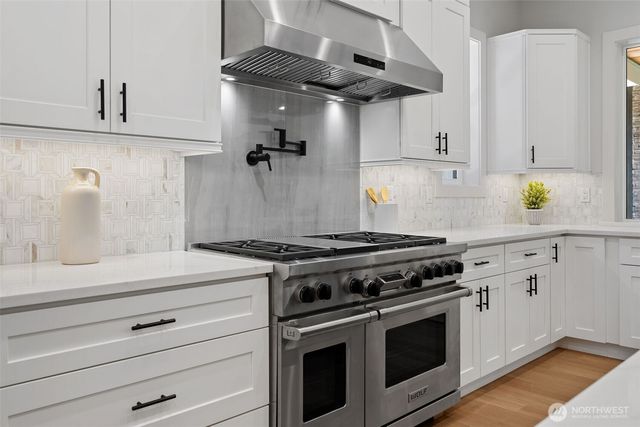 11027 SE 30th Place, Bellevue, WA 98004