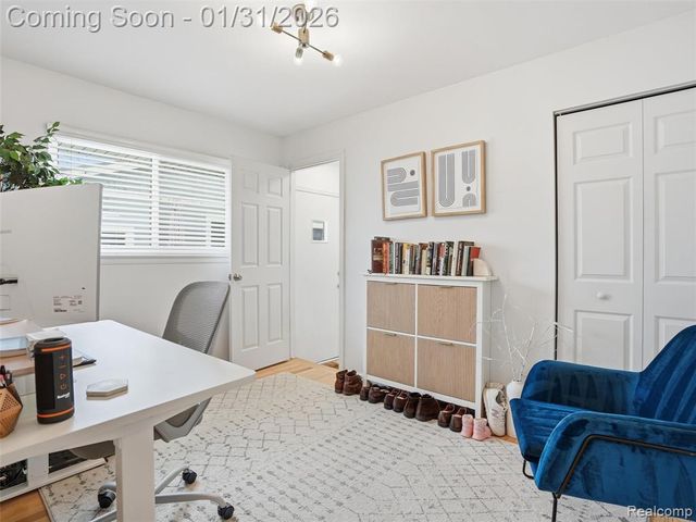 236 Lyons Drive, Troy, MI 48083