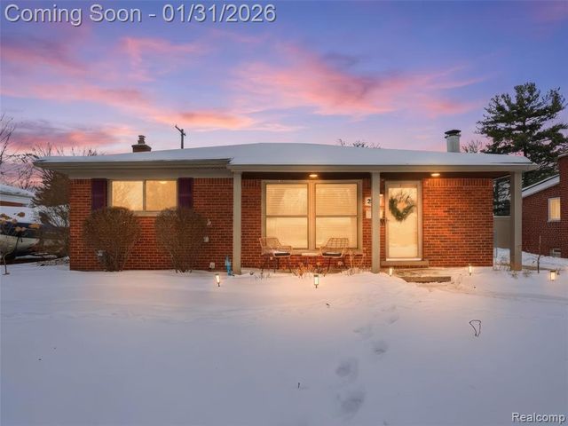 236 Lyons Drive, Troy, MI 48083