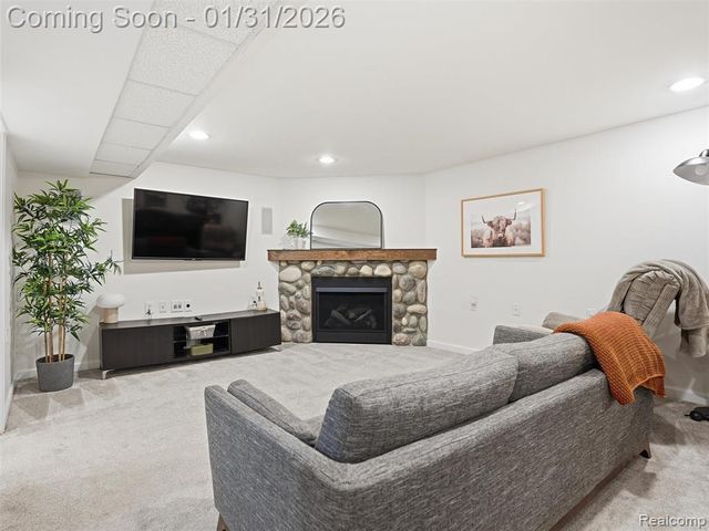 236 Lyons Drive, Troy, MI 48083