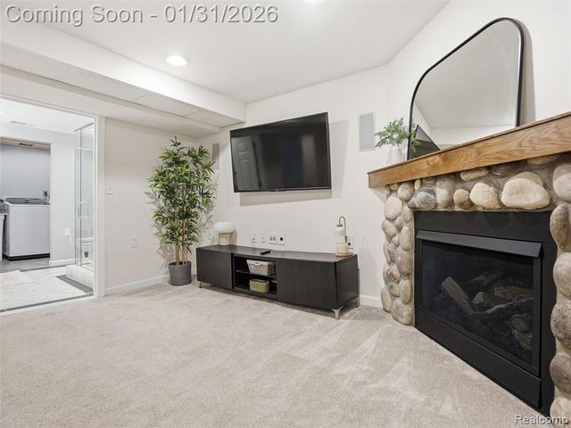 236 Lyons Drive, Troy, MI 48083