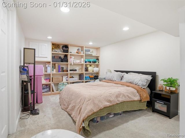 236 Lyons Drive, Troy, MI 48083