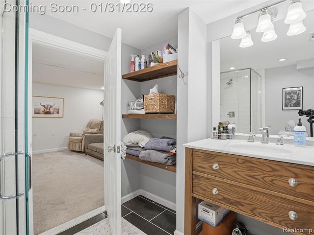 236 Lyons Drive, Troy, MI 48083