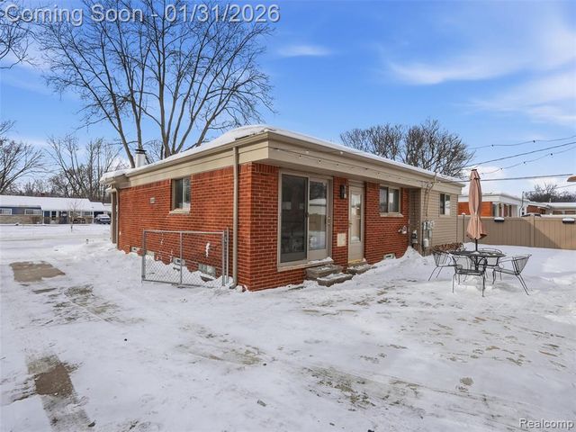 236 Lyons Drive, Troy, MI 48083
