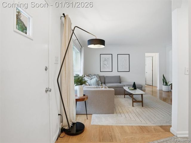 236 Lyons Drive, Troy, MI 48083