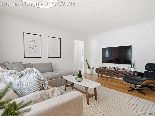 236 Lyons Drive, Troy, MI 48083