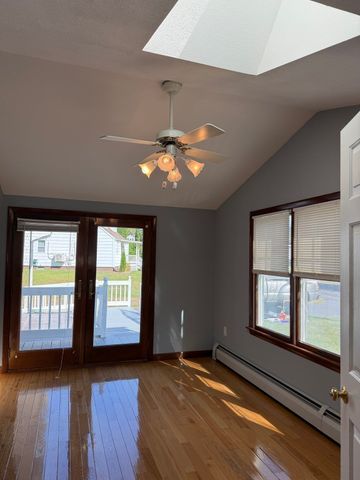 16 Bluemer Rd, Southampton, MA 01073