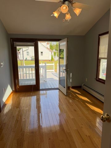 16 Bluemer Rd, Southampton, MA 01073