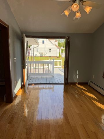 16 Bluemer Rd, Southampton, MA 01073