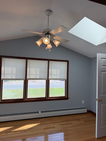 16 Bluemer Rd, Southampton, MA 01073