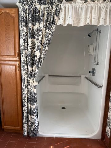 16 Bluemer Rd, Southampton, MA 01073