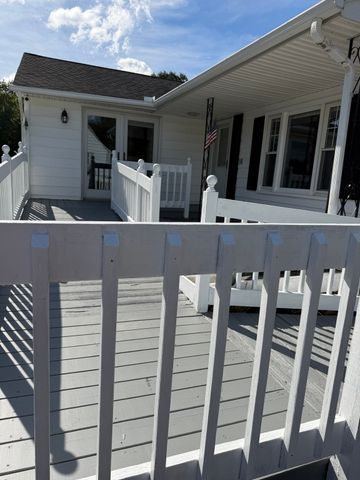 16 Bluemer Rd, Southampton, MA 01073