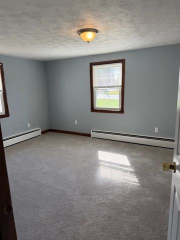 16 Bluemer Rd, Southampton, MA 01073