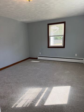16 Bluemer Rd, Southampton, MA 01073