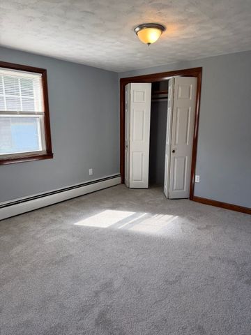 16 Bluemer Rd, Southampton, MA 01073