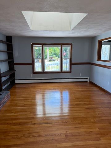 16 Bluemer Rd, Southampton, MA 01073