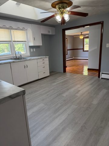 16 Bluemer Rd, Southampton, MA 01073