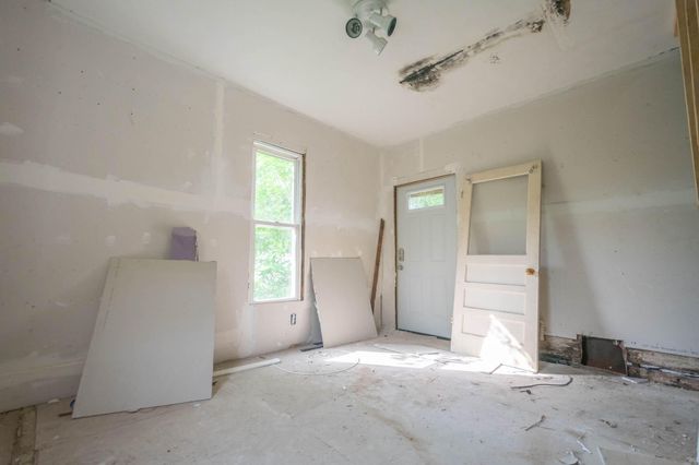 679 W Van Buren Street W, Battle Creek, MI 49037