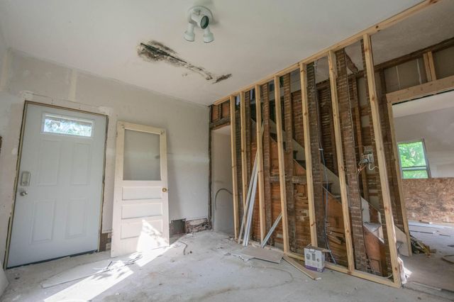 679 W Van Buren Street W, Battle Creek, MI 49037