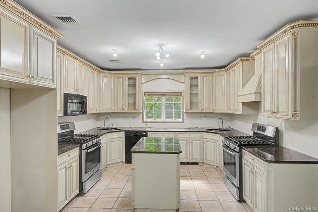11 Laura Place 2, Spring Valley, NY 10977