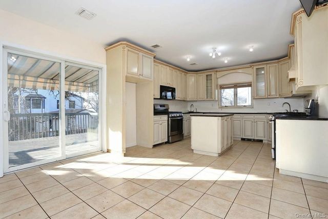 11 Laura Place 2, Spring Valley, NY 10977