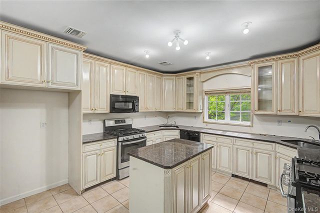 11 Laura Place 2, Spring Valley, NY 10977