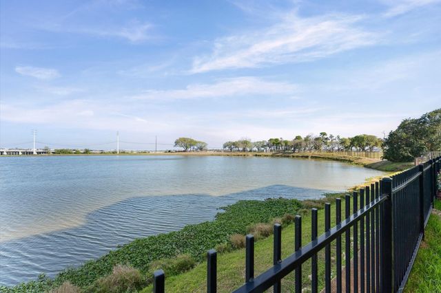 41 Armand Shore Drive, Pasadena, TX 77058